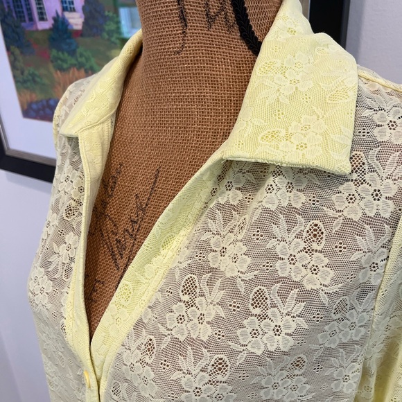 Andie Suva Lace Button Down Stretch Top NWT Yellow Size XL - Picture 6 of 10